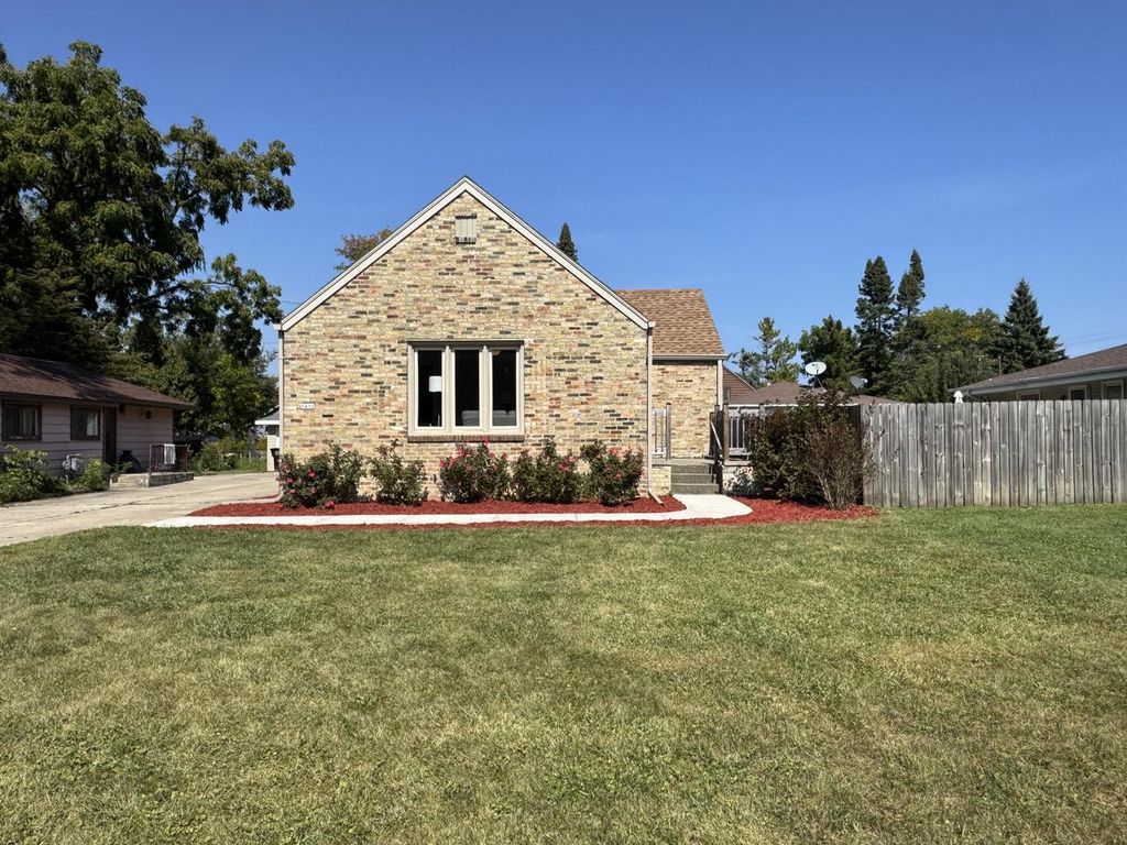 1410 Kremer AVENUE, Racine, WI 53402