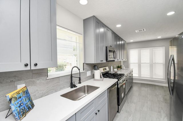 9726 Springmont Drive, Houston, TX 77080