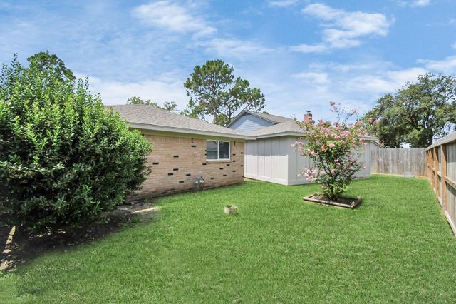 9726 Springmont Drive, Houston, TX 77080