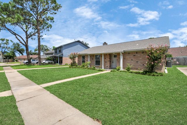 9726 Springmont Drive, Houston, TX 77080
