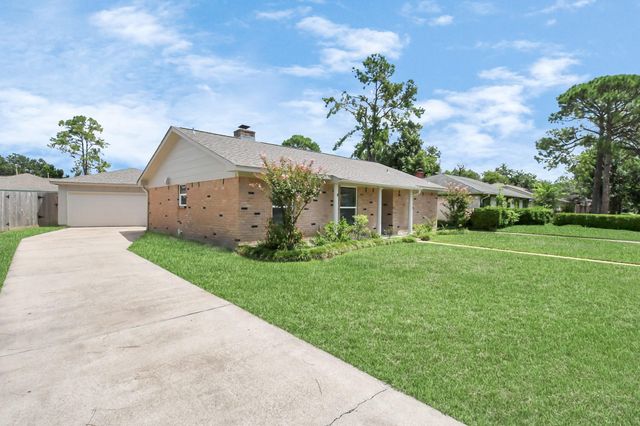 9726 Springmont Drive, Houston, TX 77080