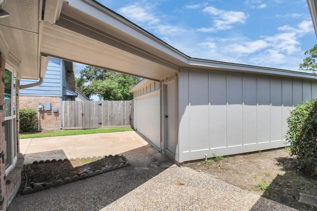 9726 Springmont Drive, Houston, TX 77080