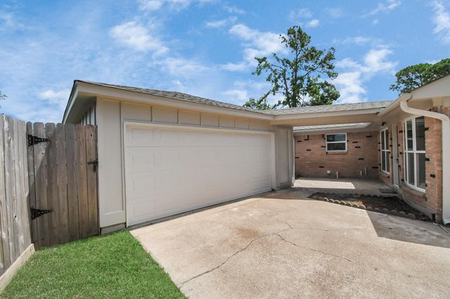9726 Springmont Drive, Houston, TX 77080