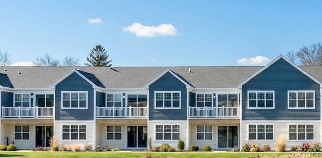 606 Bay View Circle 6, Moriches, NY 11955