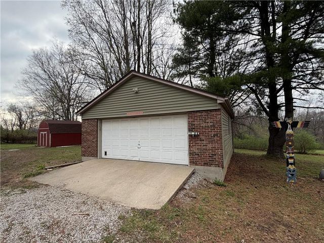 5212 N Galvin Road, Sibley, MO 64088