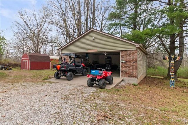 5212 N Galvin Road, Sibley, MO 64088