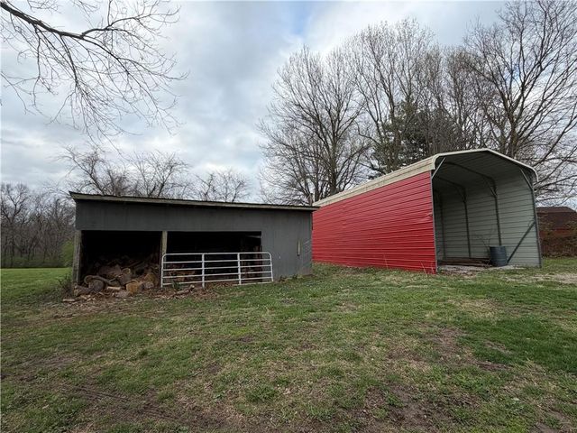 5212 N Galvin Road, Sibley, MO 64088