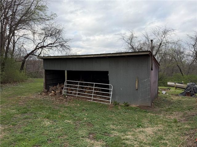 5212 N Galvin Road, Sibley, MO 64088