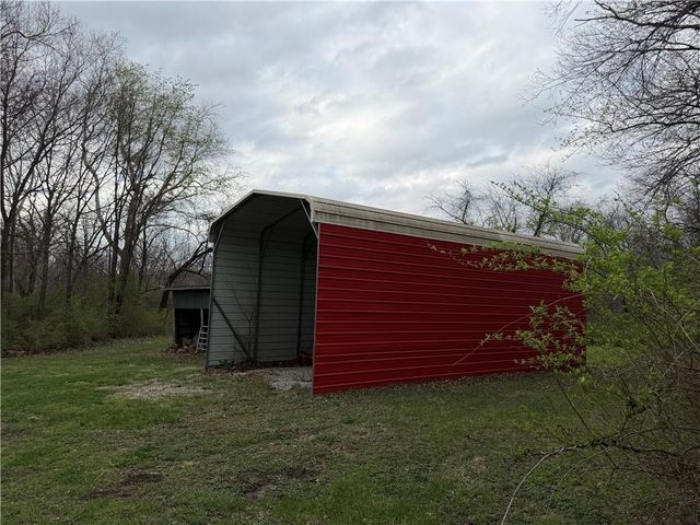 5212 N Galvin Road, Sibley, MO 64088