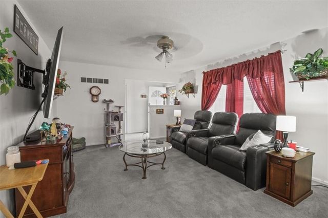 5212 N Galvin Road, Sibley, MO 64088