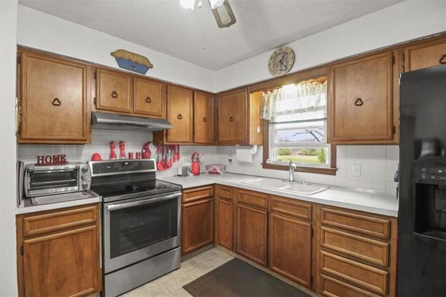 5212 N Galvin Road, Sibley, MO 64088