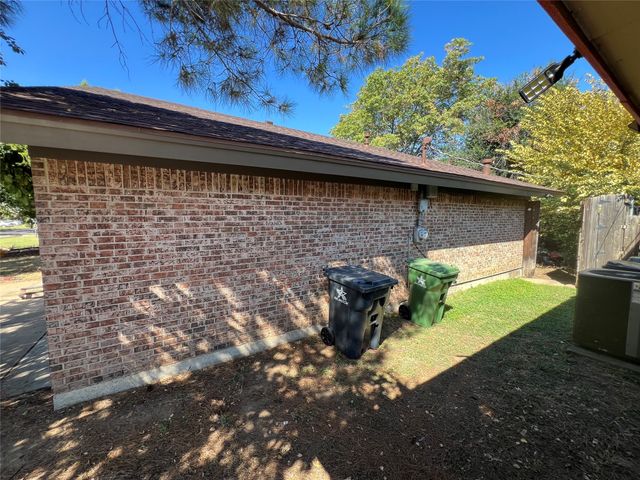 1303 Paisley Drive, Arlington, TX 76015