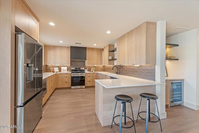 8408 E RANCHO VISTA Drive, Scottsdale, AZ 85251