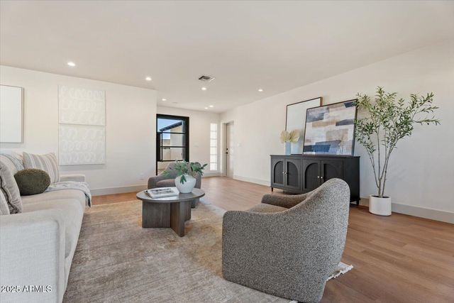 8408 E RANCHO VISTA Drive, Scottsdale, AZ 85251