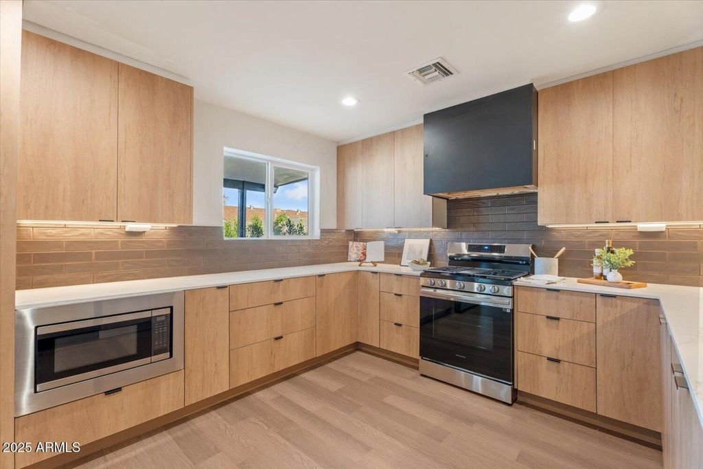 8408 E RANCHO VISTA Drive, Scottsdale, AZ 85251