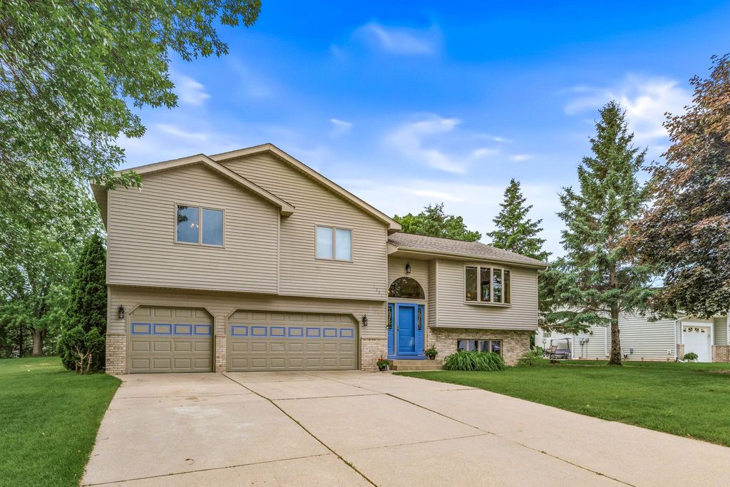 1201 Maplewood Drive, Delano, MN 55328