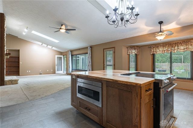 150 Tanglewood Drive, Springboro, OH 45066