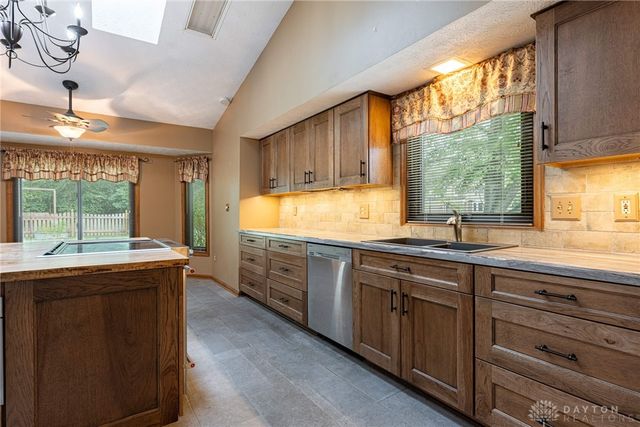 150 Tanglewood Drive, Springboro, OH 45066