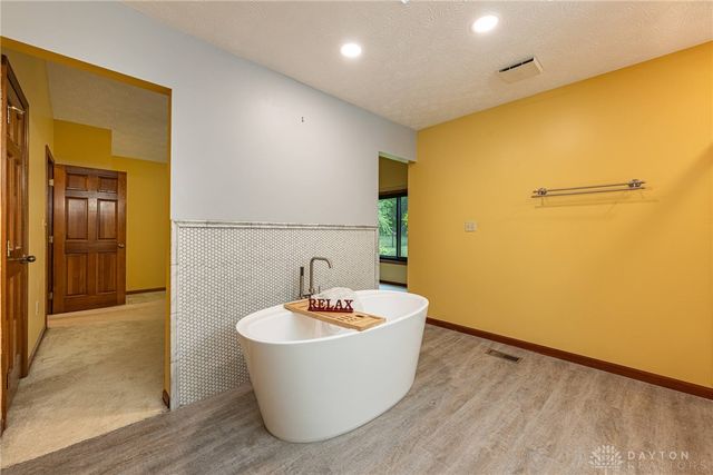 150 Tanglewood Drive, Springboro, OH 45066