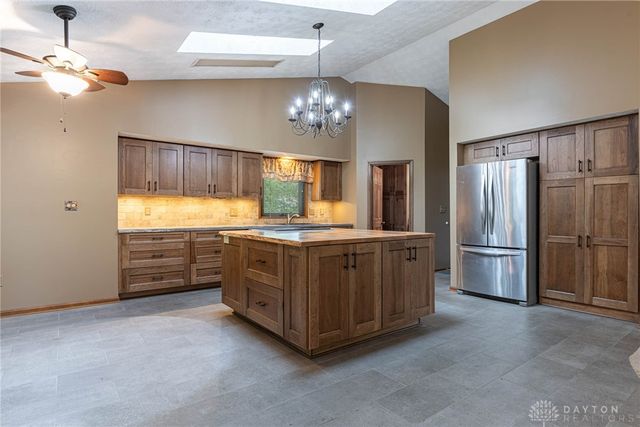 150 Tanglewood Drive, Springboro, OH 45066