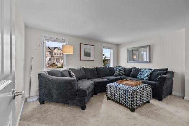 1350 Anthony Rd, Portsmouth, RI 02871