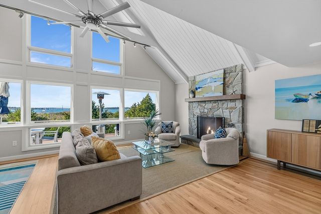 1350 Anthony Rd, Portsmouth, RI 02871