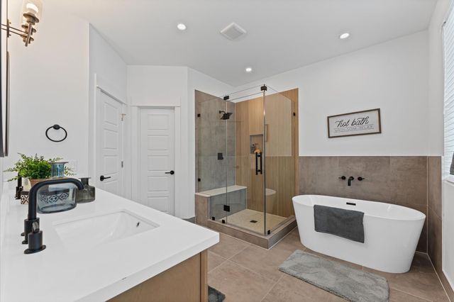 412 Neyland Street G, Houston, TX 77022