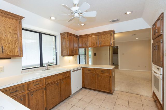 1904 Creekview DR, Round Rock, TX 78681