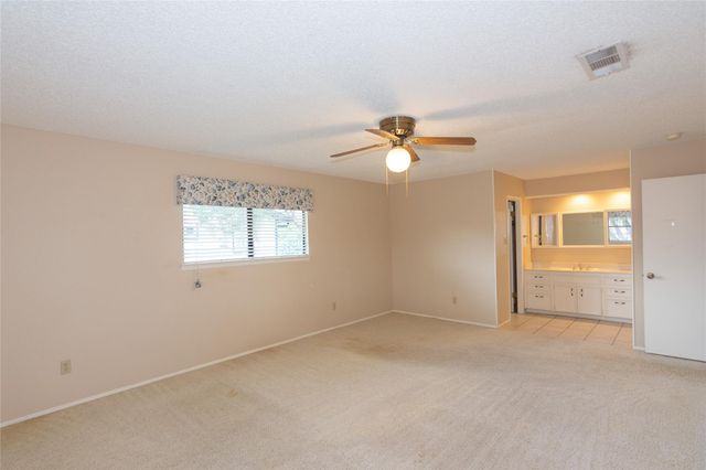1904 Creekview DR, Round Rock, TX 78681