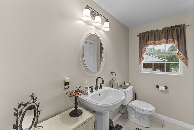 10 Fairfield Drive, Dudley, MA 01571