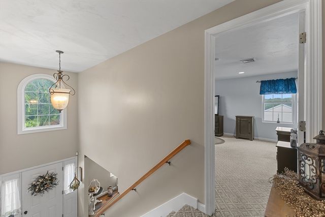 10 Fairfield Drive, Dudley, MA 01571