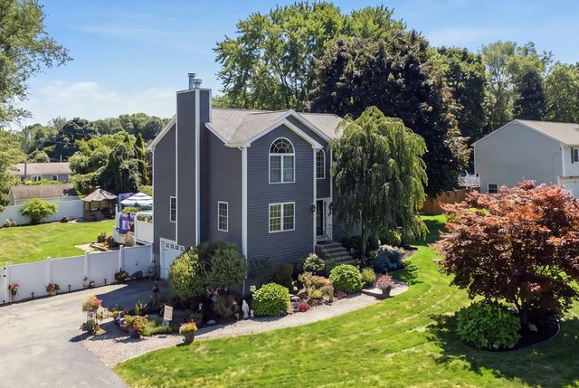 10 Fairfield Drive, Dudley, MA 01571