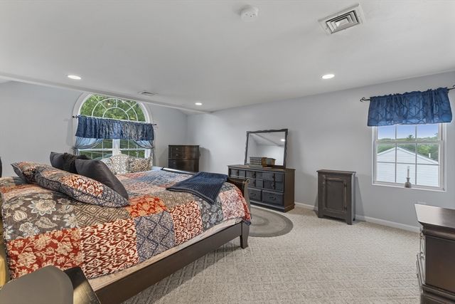 10 Fairfield Drive, Dudley, MA 01571