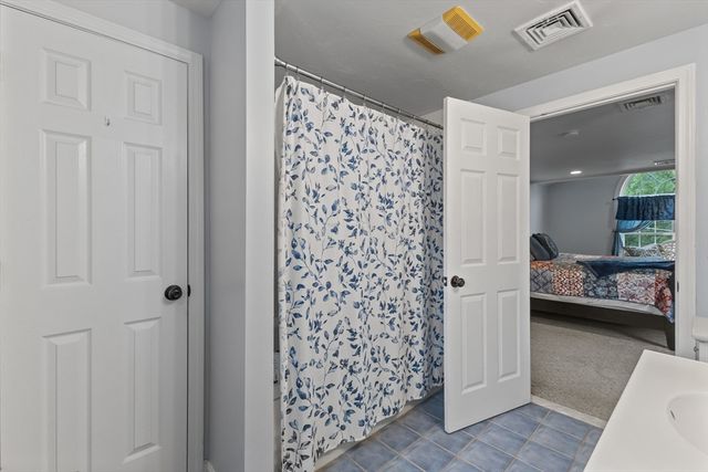 10 Fairfield Drive, Dudley, MA 01571