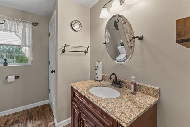 10 Fairfield Drive, Dudley, MA 01571
