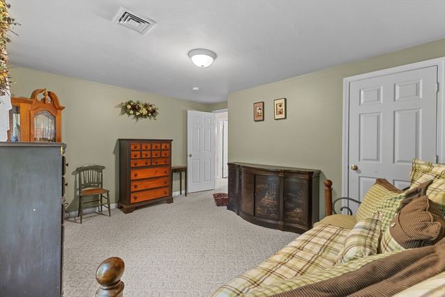 10 Fairfield Drive, Dudley, MA 01571