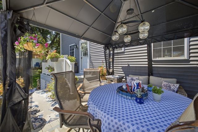 10 Fairfield Drive, Dudley, MA 01571