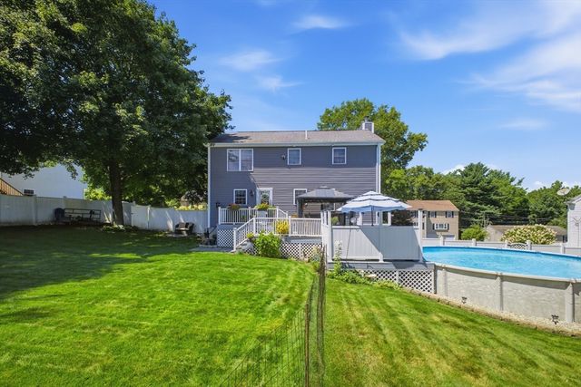 10 Fairfield Drive, Dudley, MA 01571
