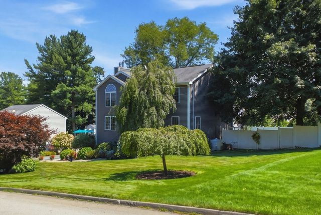 10 Fairfield Drive, Dudley, MA 01571