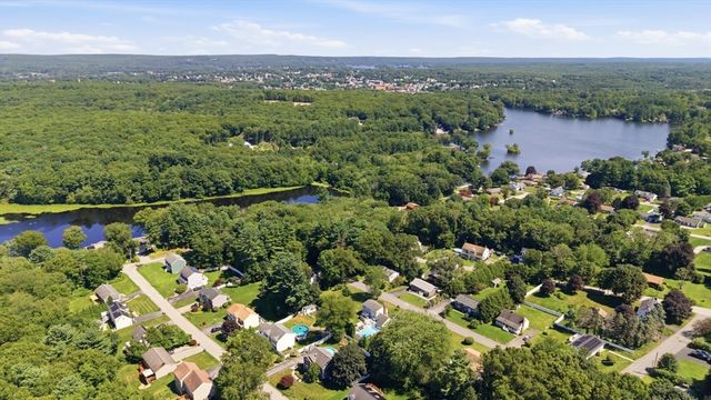 10 Fairfield Drive, Dudley, MA 01571
