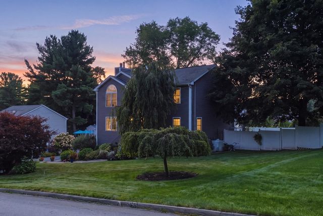 10 Fairfield Drive, Dudley, MA 01571