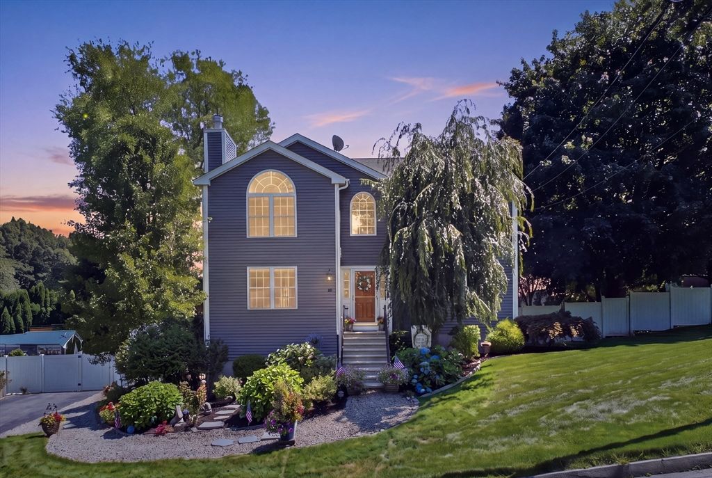 10 Fairfield Drive, Dudley, MA 01571