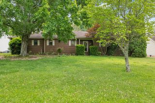 2261 High Meadow Dr, Murfreesboro, TN 37129
