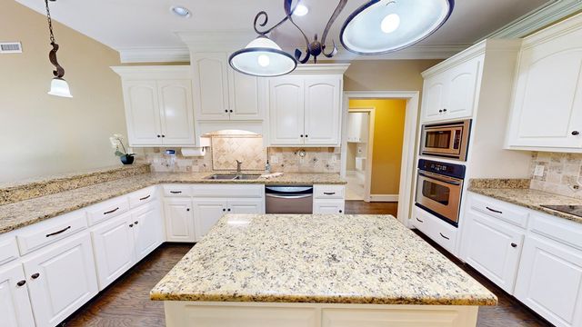 304 Glencoe Way, Dothan, AL 36305