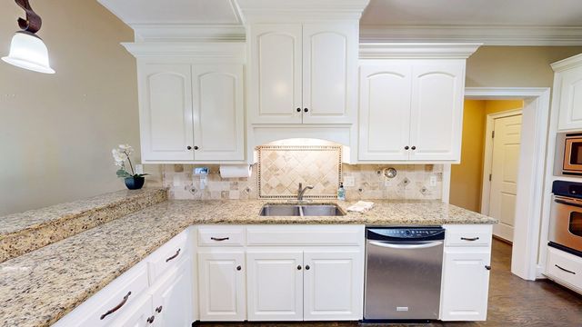 304 Glencoe Way, Dothan, AL 36305