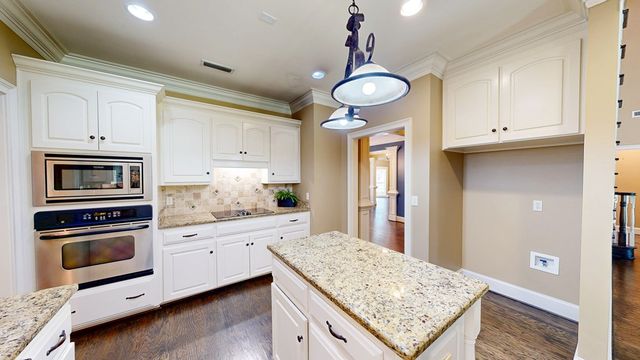 304 Glencoe Way, Dothan, AL 36305