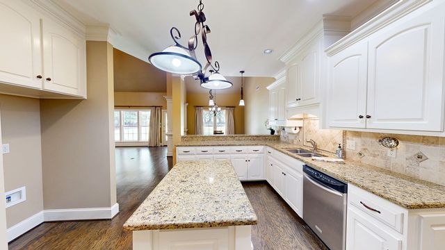304 Glencoe Way, Dothan, AL 36305