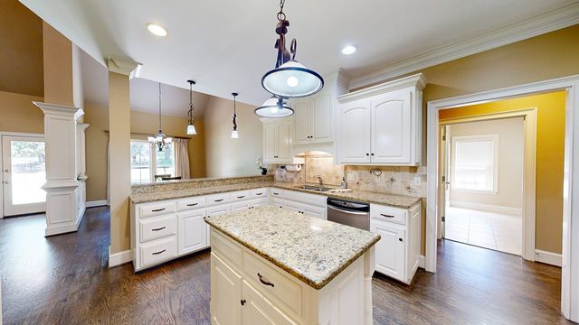 304 Glencoe Way, Dothan, AL 36305