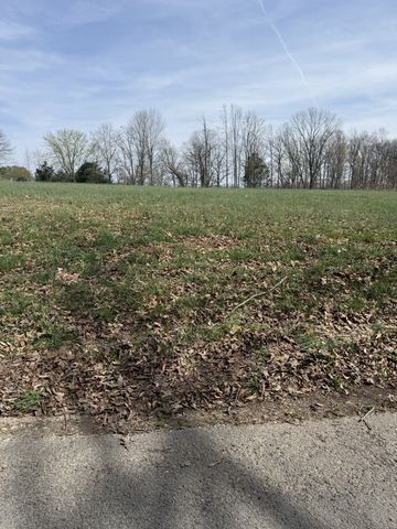 121 Magnolia Dr, Red Boiling Springs, TN 37150