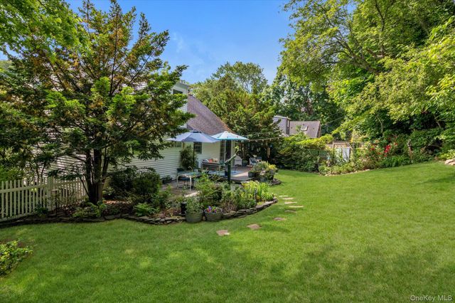 5 Gaines Place, Huntington, NY 11743